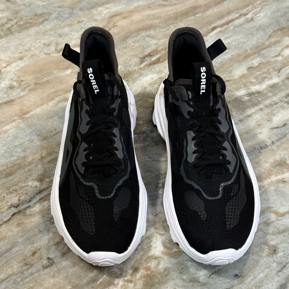 Women’s SOREL Kinetic Breakthru Day Lace Up sneakers- Black/white. Size 9.5 - Picture 3 of 10